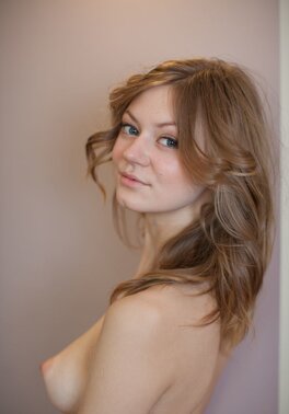 Babe is into porn industry and knows her way around good stripping by candle