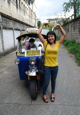 Naughty Eastern girl in yellow T-shirt and jeans finds a guy who pays for posing