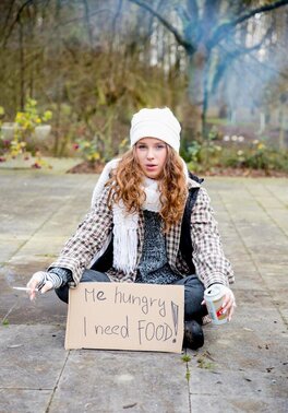 Zippy girl needs food and old man can offer her a bit of sex and sperm