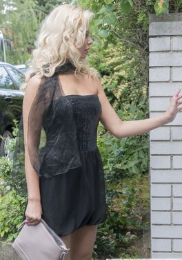 Amazing blonde removes black dress to let the agent fuck her in her porn debut
