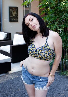 Curvacious brunette Maryjane Mayhem needs a man tonight