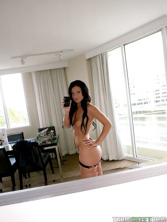 Brunette adult model decides to gladden her fans with naked pictures