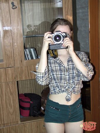 Russian teen Lina Napoli finds a lot of excuses to watch and touch naked body