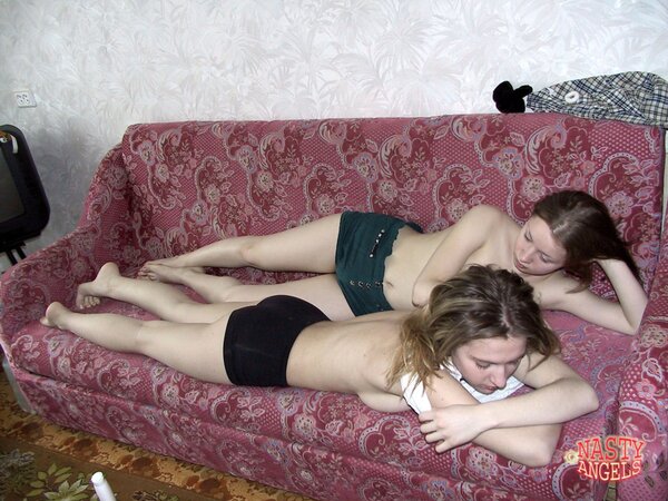 Russian teen Lina Napoli finds a lot of excuses to watch and touch naked body