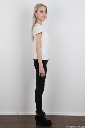 Diva with big head and eyes has a very skinny body with no boobies on