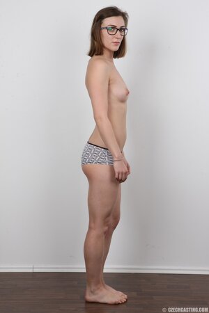 Chick with glasses looks so smart and sexy wearing no clothes at all