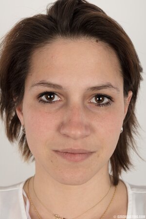 Porn actress was invited to the photo studio to pose naked on camera