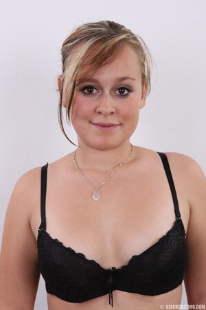 It's diva's great honor to pose naked with her thighs spread wide open