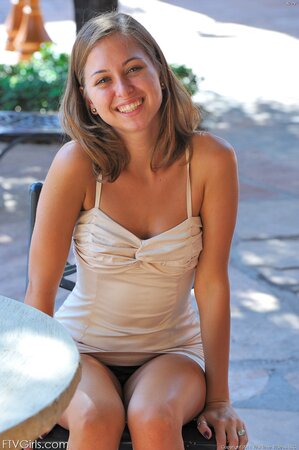 Riley Reid wants to knows how will people react if she is stripping outdoors