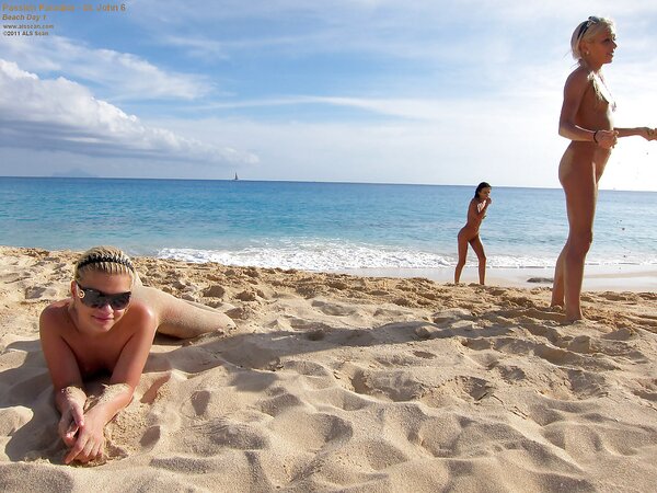 Group of young slutty girls pose absolutely naked on the beach with no shame