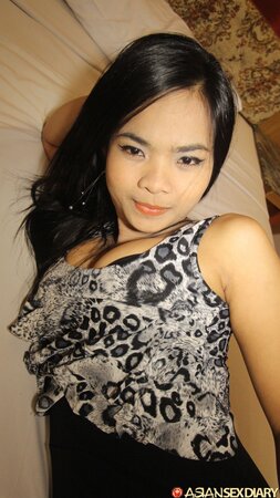 Philippine slut gets glazed after ridding white dick in the hotel room