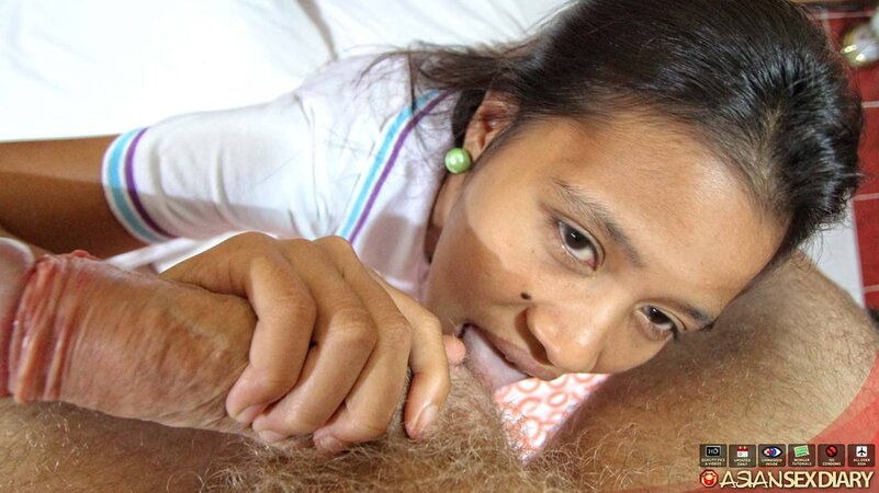 Teen Philippine slut spreads legs to get unprotected creampie by a white guy
