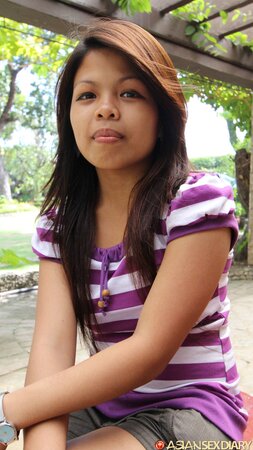 Winsome Filipina girl for cash agrees to have quickie with insistent buddy