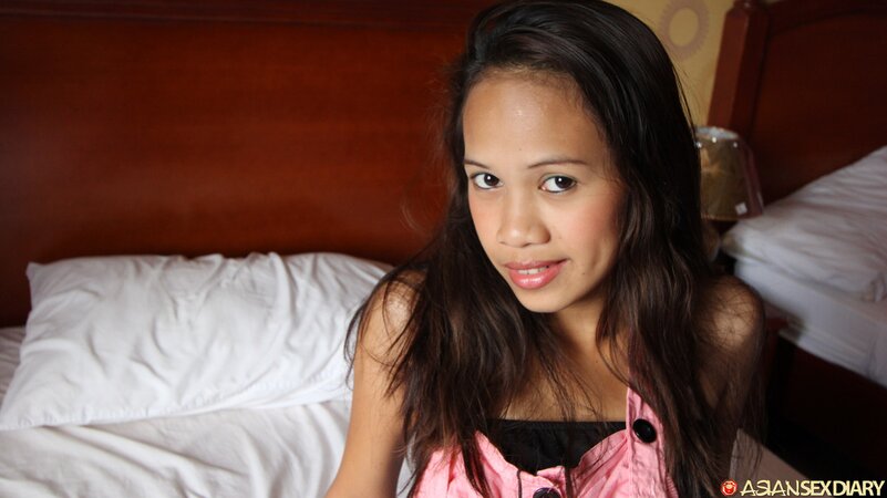 Slender Thai gal Zen facialized after pleasing stranger with amazing blowjob