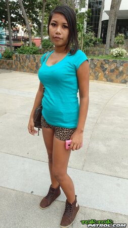Fellow hooks up with Asian hottie and brings at his place for more fun