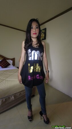 Chick with Asian features hates emo but adores jeans and being carnal