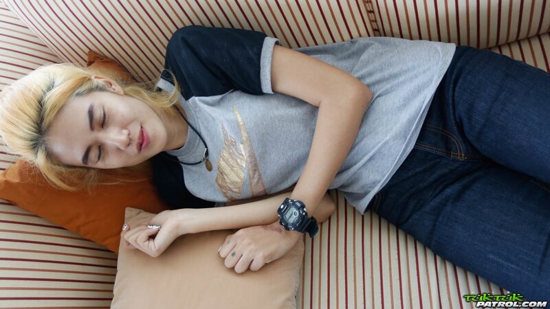 Slender Asian girl with blonde hair creampied after nice sex on small sofa