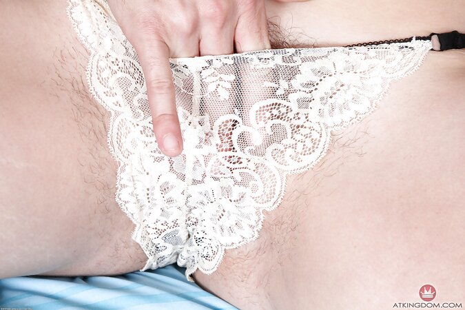 Man takes a break to satisfy dirty fantasies of girlfriend with a condom on