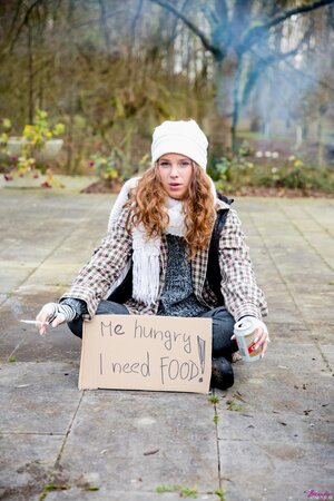 Zippy girl needs food and old man can offer her a bit of sex and sperm