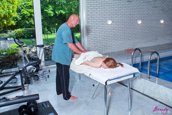 Young woman prefers to be penetrated by experienced old man poolside