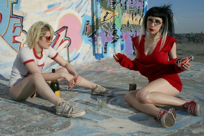 Slinky brunette and blonde have picnic outdoors that turns into a lesbian affair