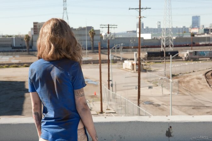 Guy isn't afraid of a teen zombie and he just makes it with her outdoors