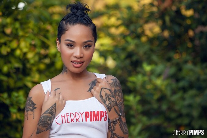 Honey Gold is a young Asian porn actress with first-class body and tattoos