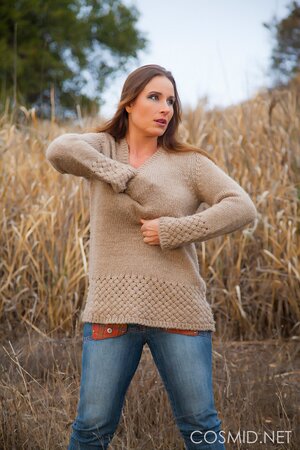 Attractive MILF Vassanta has nothing against showing her hairy cunt in the field