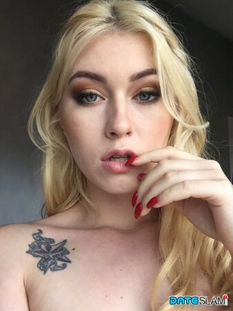 Sultry Polish pornstar flashes tits and trimmed pussy in private pictures
