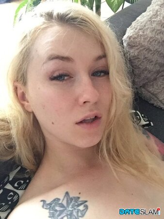 Sultry Polish pornstar flashes tits and trimmed pussy in private pictures