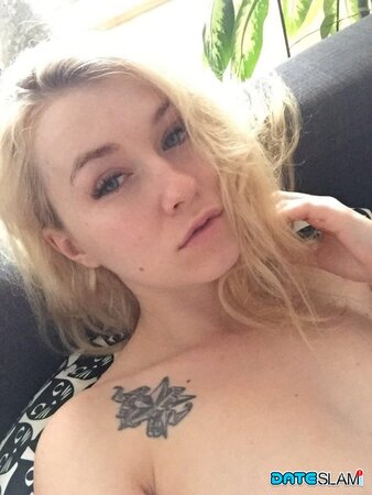Sultry Polish pornstar flashes tits and trimmed pussy in private pictures