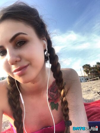 Shameless slut takes off bra and teases with her naked nipples in selfies