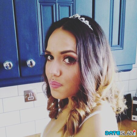 Latina MILF Esperanza Diaz's favorite selfies are those where she exposes tits