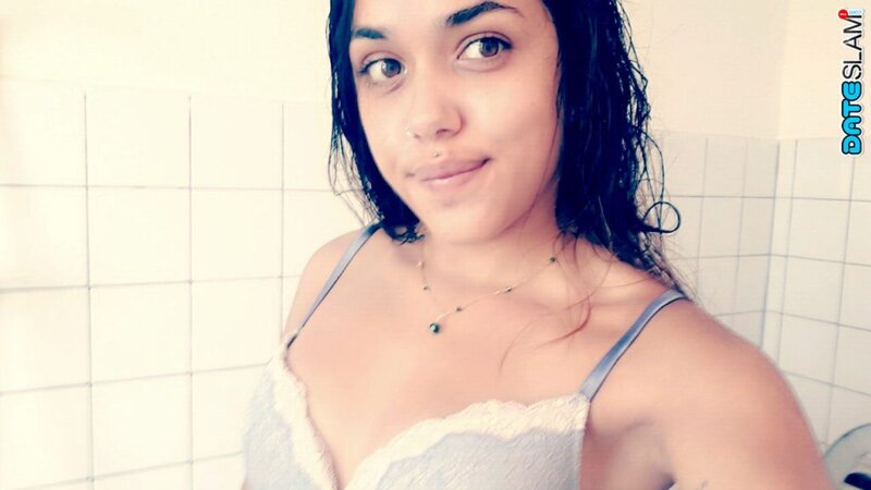 Latina MILF Esperanza Diaz's favorite selfies are those where she exposes tits