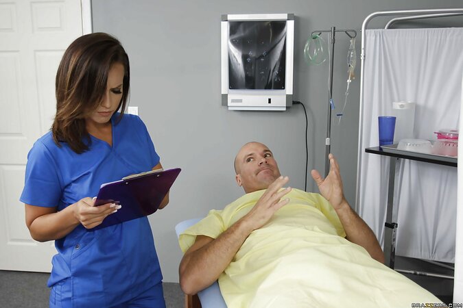 Wife doesn't know nurse behind curtain gives a blowjob to her husband