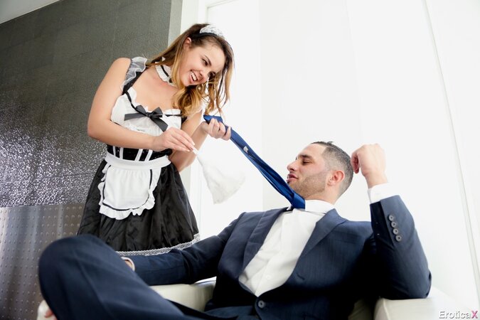 Smoking-hot housemaid makes employer understand that she is ready to be fucked