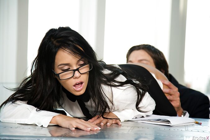 Lustful boss takes a break and plows wet cunt of his sexy secretary in the office