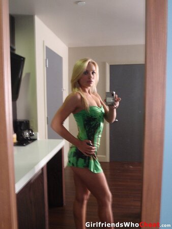 Blonde sweetie demonstrates her  cute pussy and boobs for all on the net