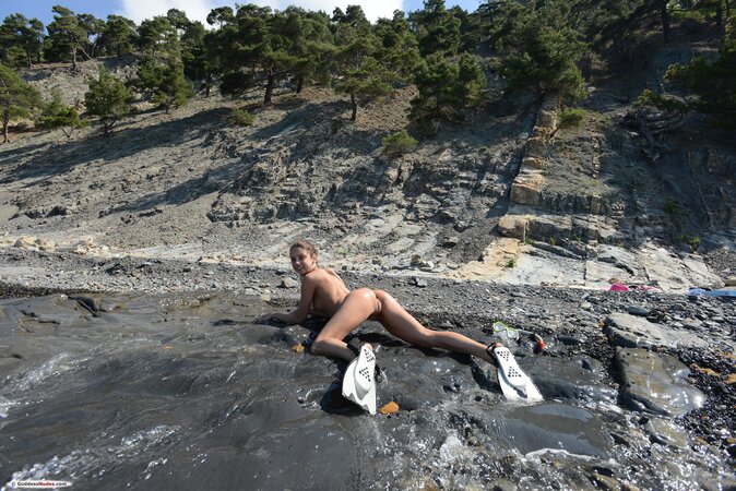 Cute sweetie is ready to show her tiny tits and tight pussy after snorkeling