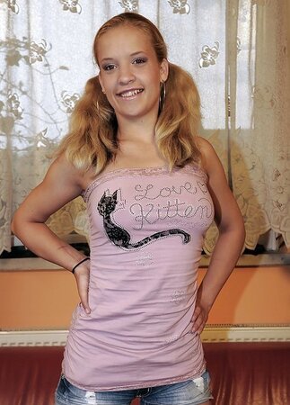 Juicy teen sensually undresses to model in sexy posing showing every curve