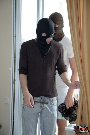 Kinky robbers find sleeping beauty and decide to bang her till facial