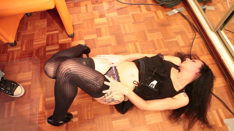 Brunette call-girl with tattoo loves sucking and riding clients’ cocks