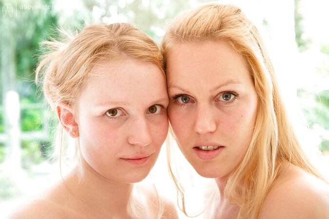 Allysin Moore and Noa are going to enjoy hot fingering today
