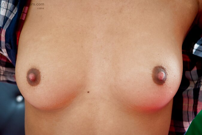 Gorgeous girl is going to give her incredible vag to you