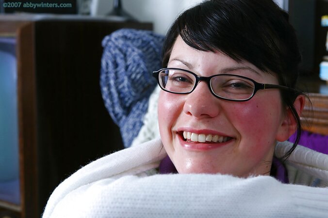 Geeky lady finds a new direction for her sex life in while solo