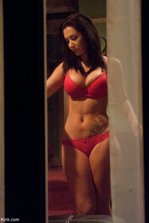 Cool looking hot babe does hot things to her audience in this one