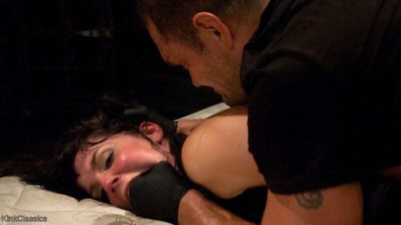 Super sexy shooting with a brunette showing her super cunt