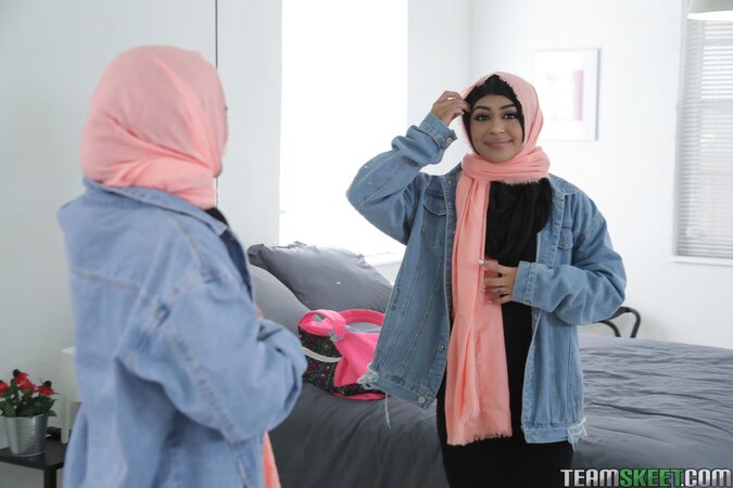 Muslim lady in a sexy hijab is going to get fucked brutally