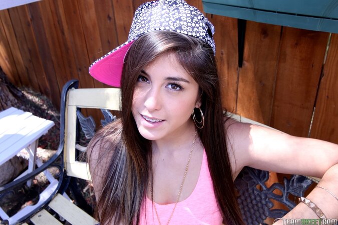 Bubble bum brunette teen is ready to get off while teasing you