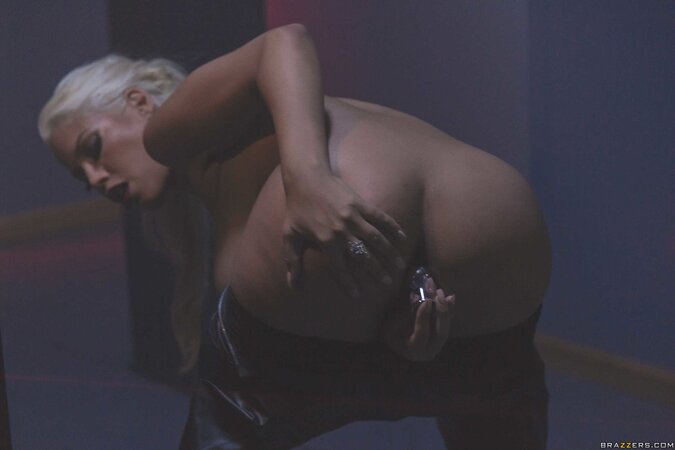 Incredible MILF sets out to test her fucking skills here